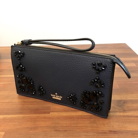 Beautiful Kate Spade Ciara Wristlet - Picture 4 of 8